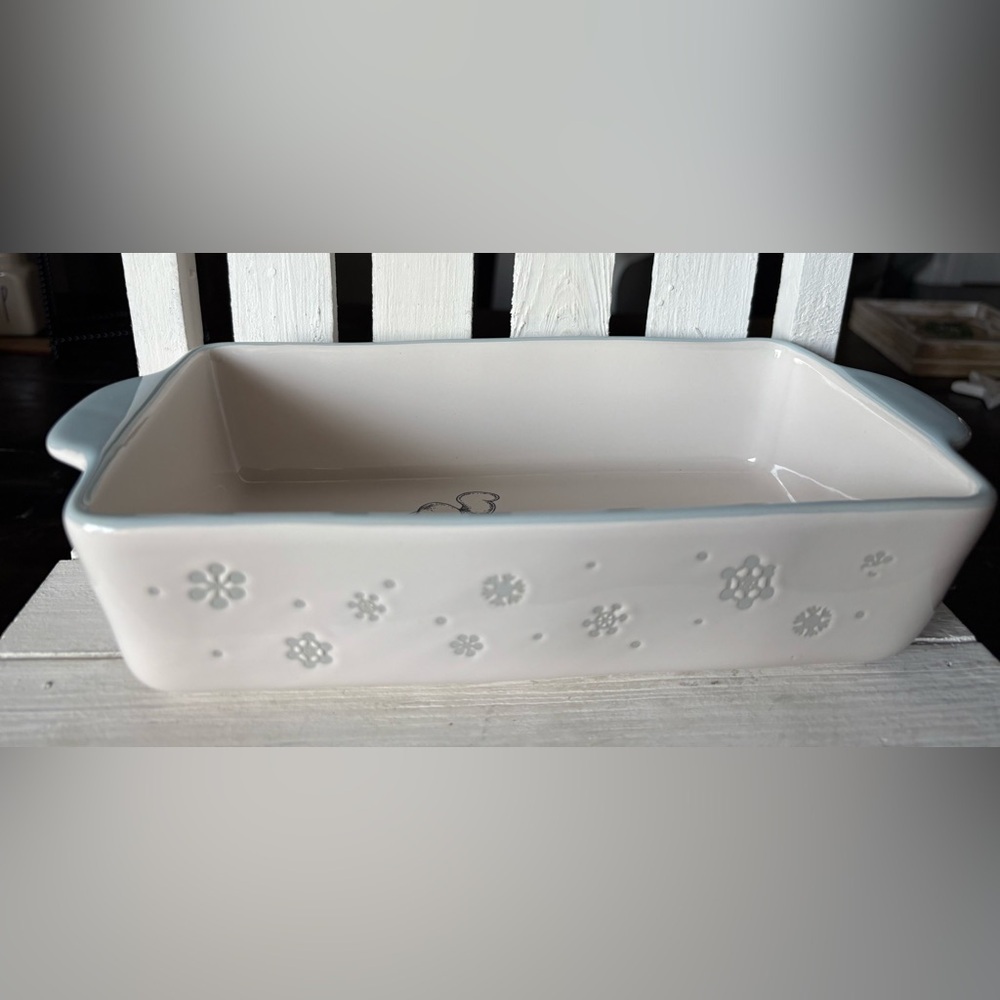 Rae Dunn Frosty the Snowman Collection Casserole Dish - Picture 3 of 3